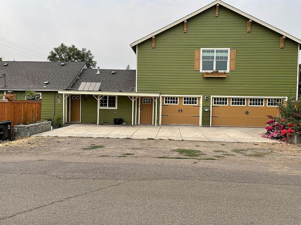 2nd image of 32753 E Delaney St