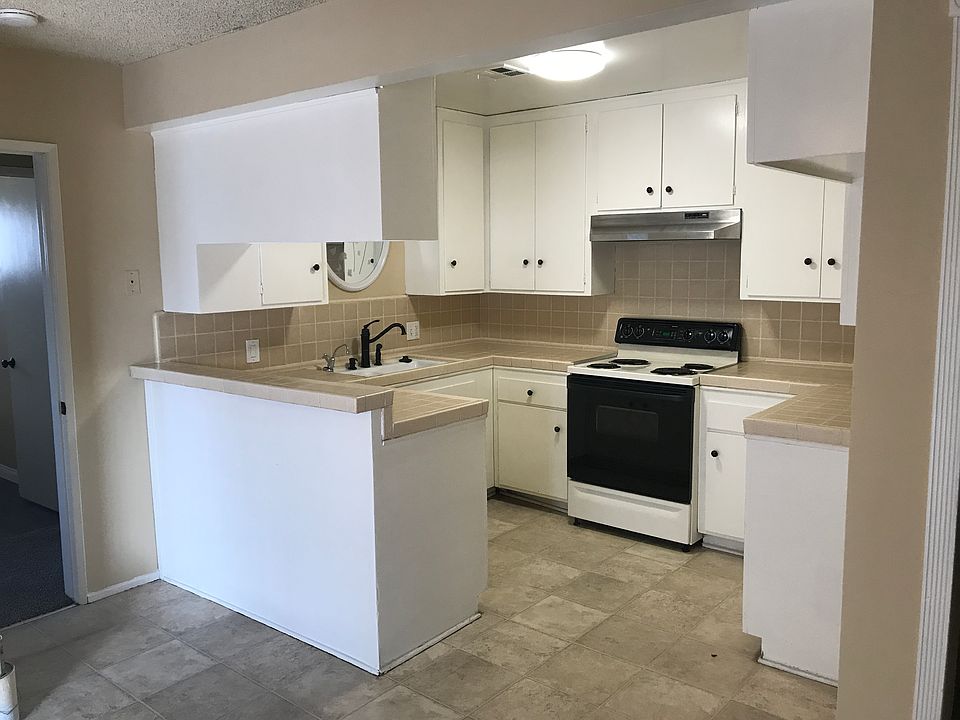 1st image of 1011 W Cypress St APT 12