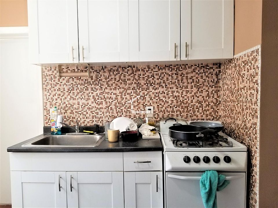 2nd image of 32 Park Vale Ave #3AC