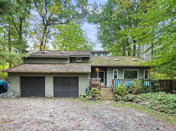 1592 County Rd, Great Barrington, MA 01230