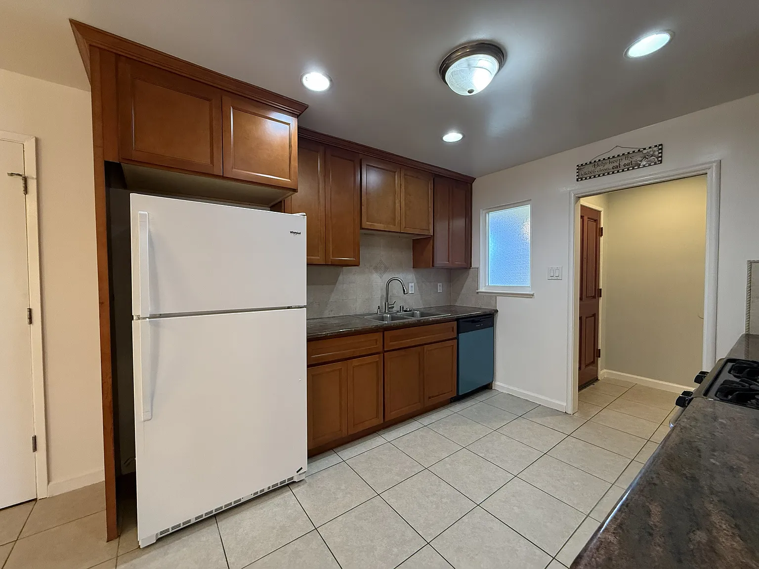 3 bed, 1179 sqft, $3,500 — Photo 4