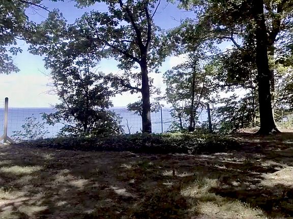 3rd image of 6456 Hamilton Dr