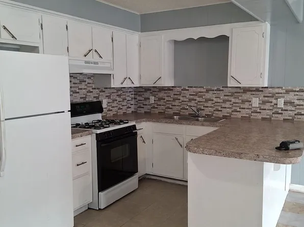 403 Park St #409, Springdale, AR 72764