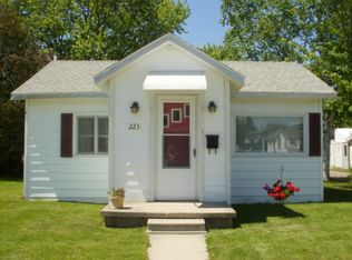 223 S C St, Cheboygan, MI 49721