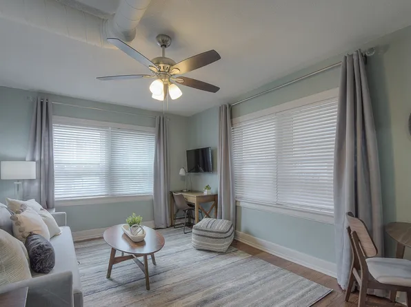 722 W 37th St APT 3, Kansas City, MO 64111