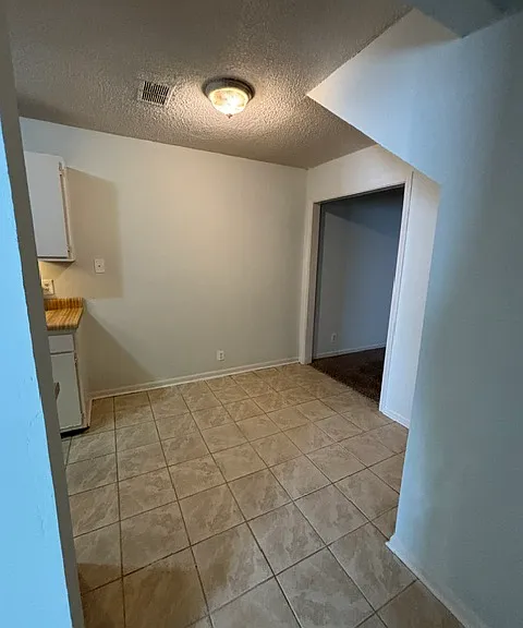 eat in area of kitchen