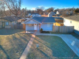 826 N Roosevelt Ave, Sand Springs, OK 74063