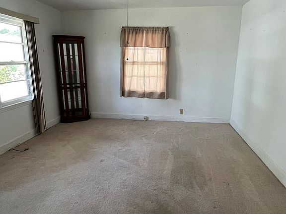 5th image of 224 Riverview Ct