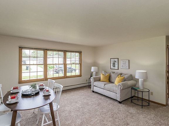 4th image of 2721 Luther Dr Unit 7
