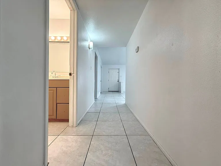 1500 W Rio Salado Pkwy #52 — Photo 4
