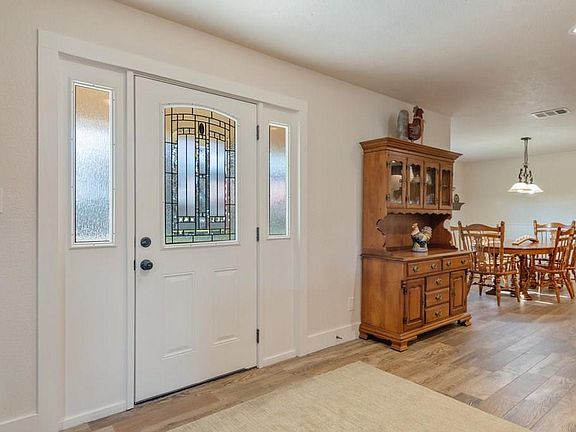 4th image of 501 Flamingo Cir
