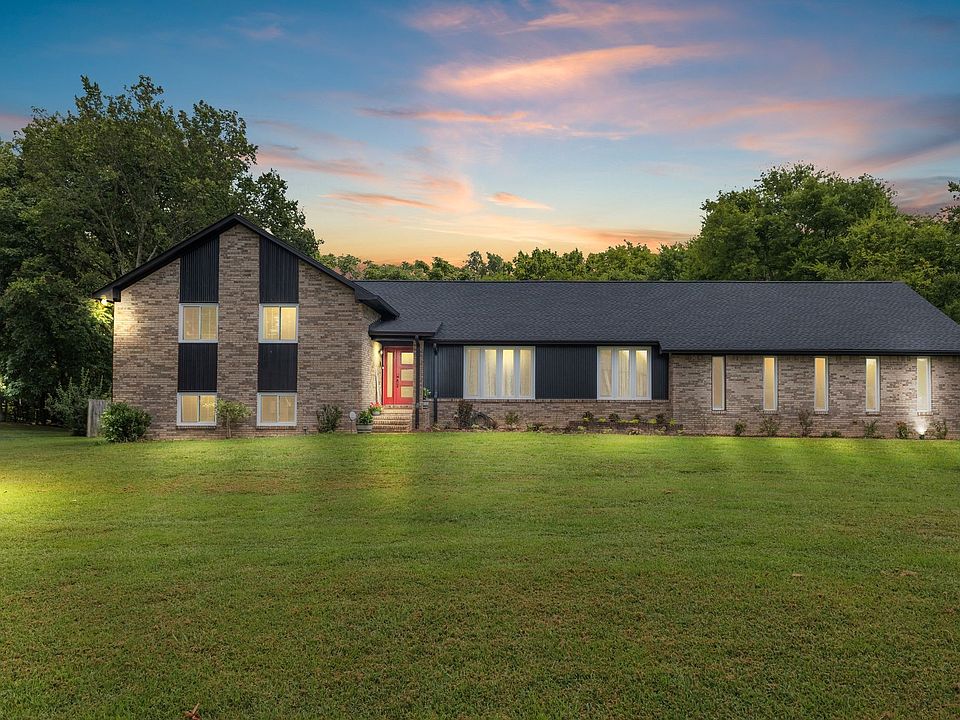 1st image of 1025 Claremont Dr