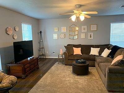3rd image of 4007 Southern Trace Ct