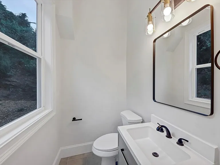 212 S Broad St SW — Photo 67