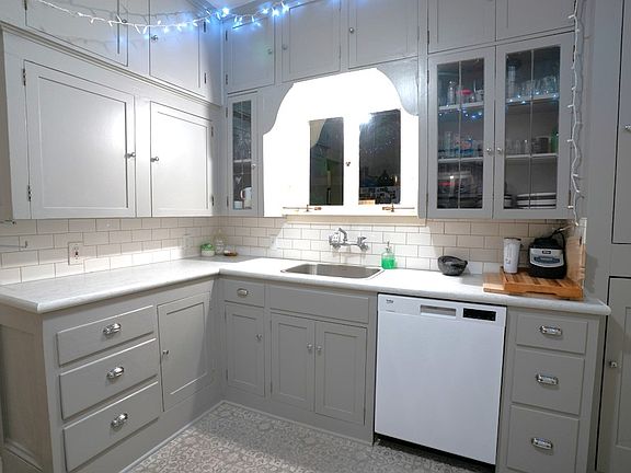 Kitchen - stove, fridge, etc. not shown