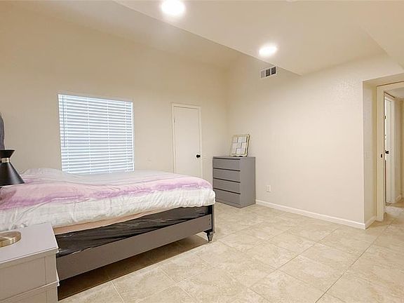 5th image of 9809 Richmond Ave Unit C13