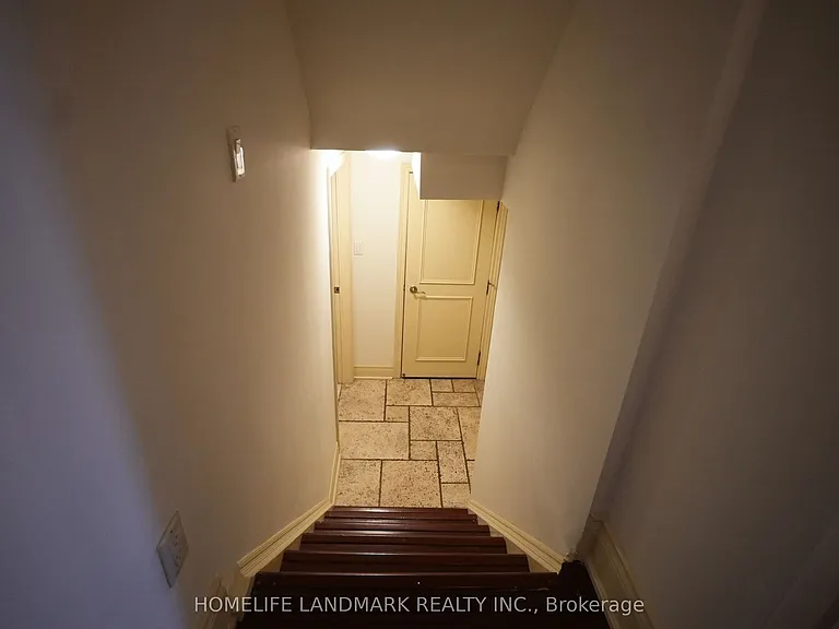 138 Newton Dr — Photo 37