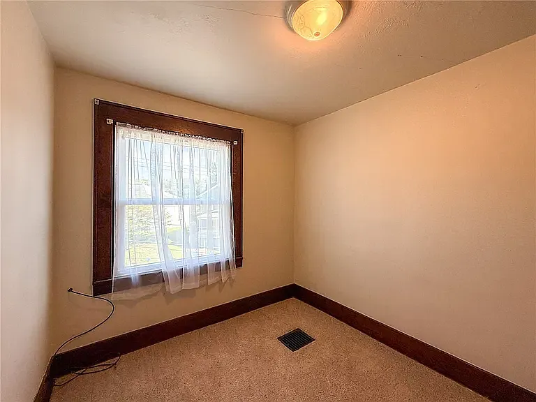 125 Washington St — Photo 4