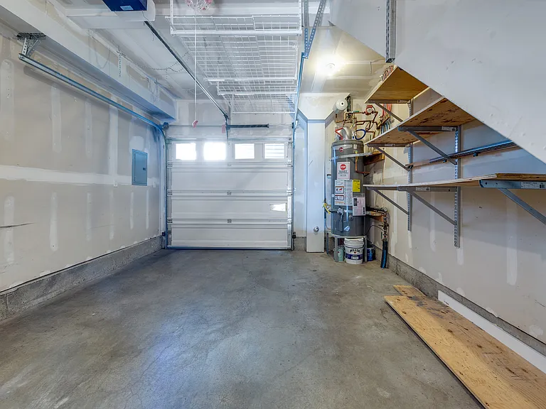 1022B Taylor Ave N — Photo 20