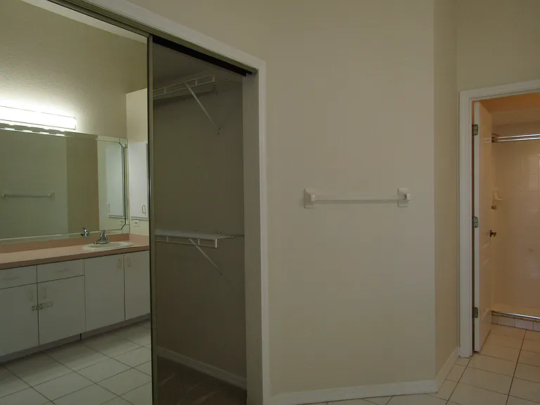 463 Bermuda Isles Cres — Photo 9
