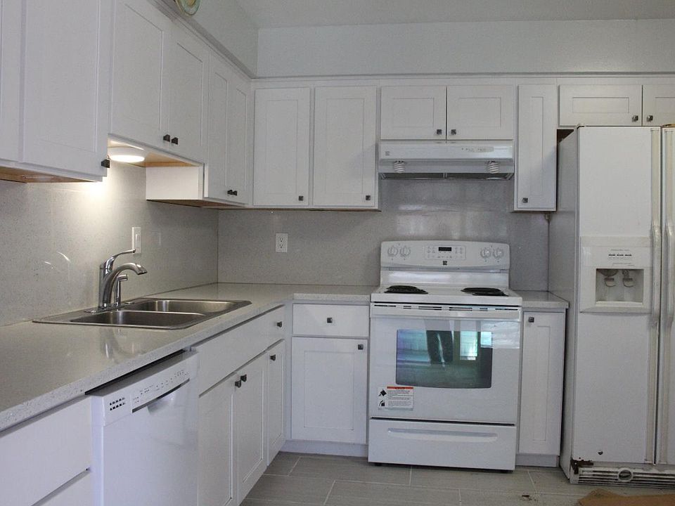 2nd image of 2095 Hikido Dr