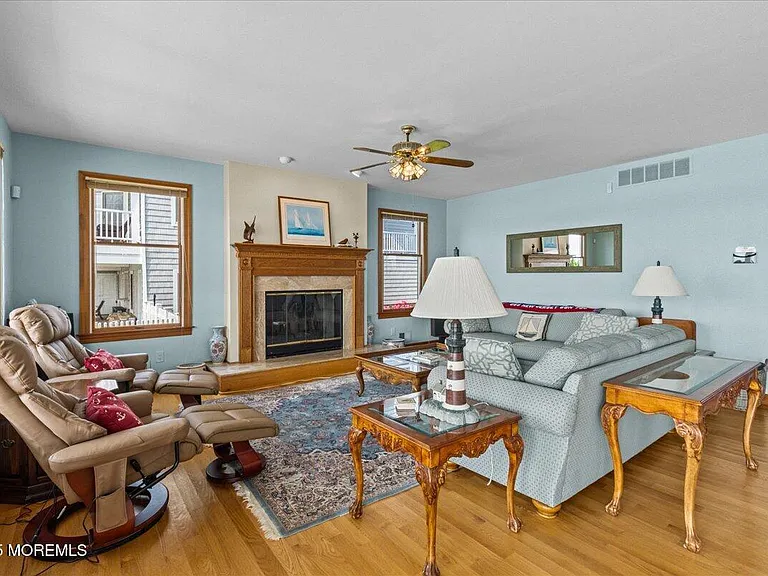 1118 Barnegat Ln — Photo 11