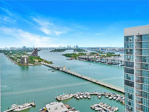 3rd image of 1717 N Bayshore Dr APT 3344