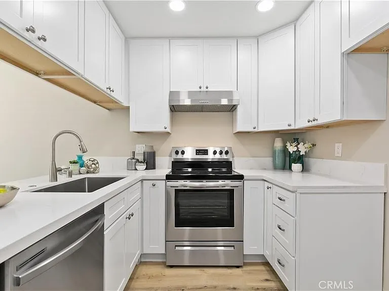 713 N Morgan St #B — Photo 8