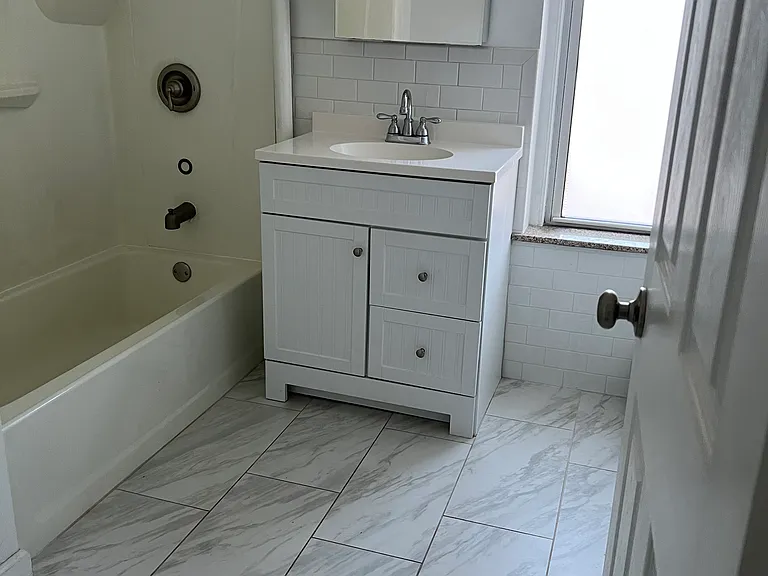 896 State St #3R — Photo 1