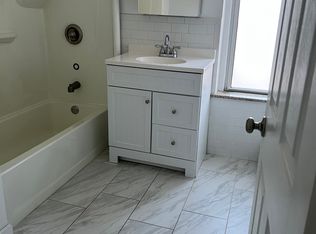 896 State St #3R, New Haven, CT 06511