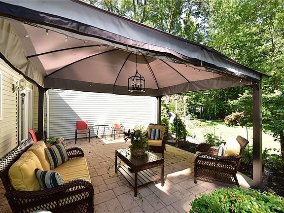 3rd image of 6757 Chadbourne Dr