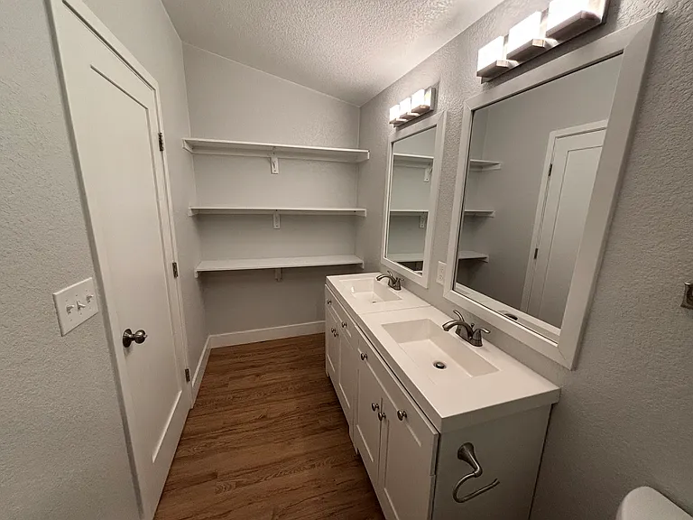1731 N Lafayette St — Photo 15