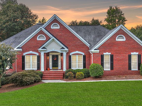 2nd image of 613 Eagle River Ln