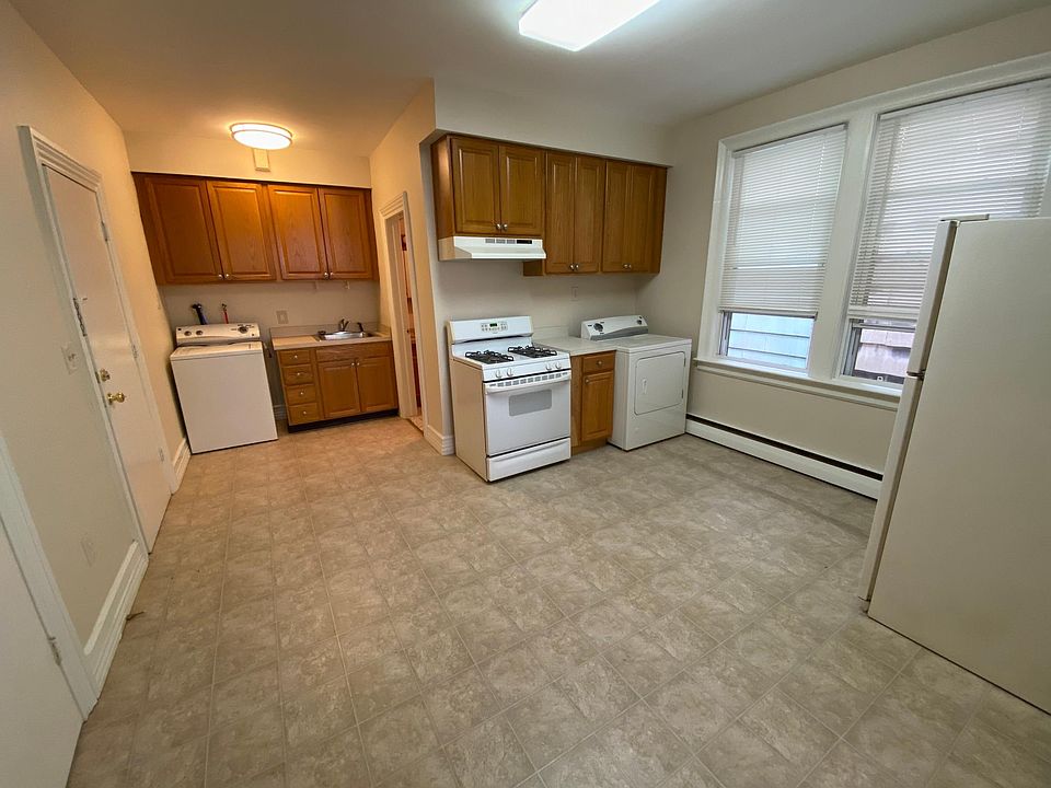 2nd image of 26 E 29th St APT 1
