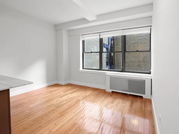400 East 57th Street image 1 of 7