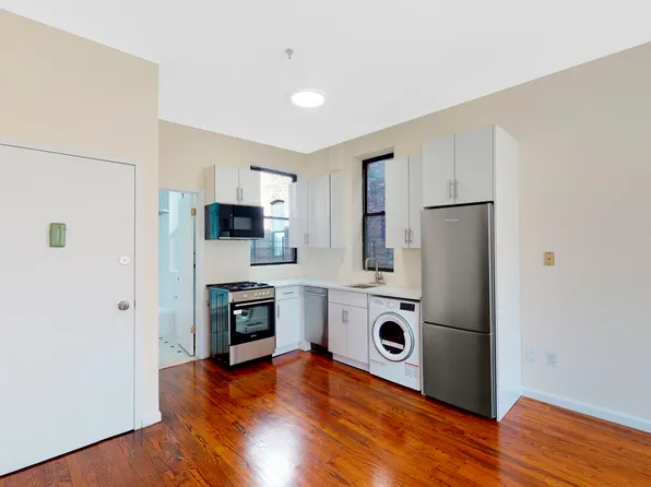 2074 Frederick Douglass Boulevard image 5 of 11