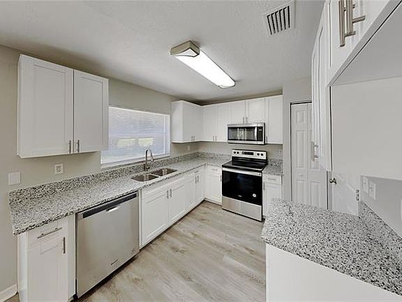 3rd image of 8611 Briarhaven Ct
