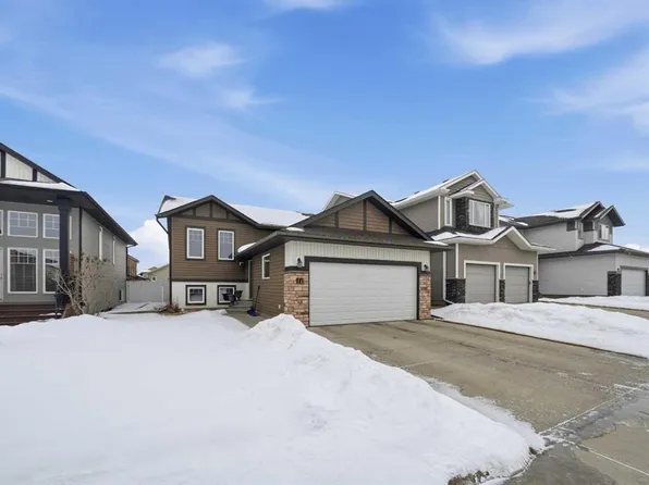 14 S Thomas Pl, Red Deer, AB T4P 0L7