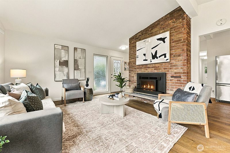 3rd image of 5339 S Ruggles Street