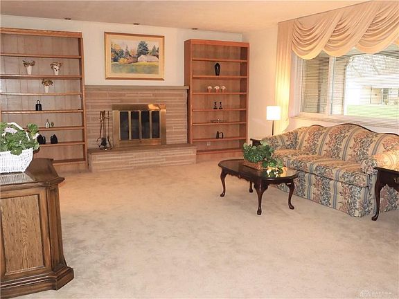 4th image of 1056 Georgian Dr