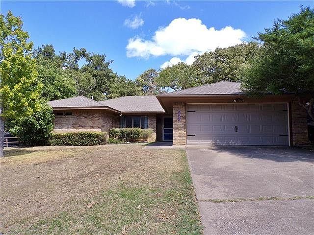 1st image of 2309 Oakwood Ln