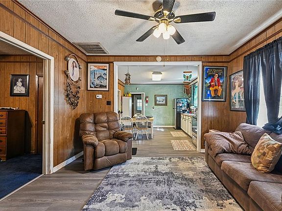 3rd image of 70396 3rd St