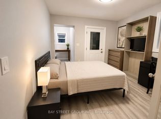 33 Dalton Rd, Toronto, ON M5R 2Y8