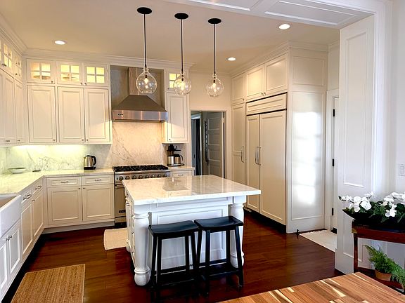 5th image of 1742 Prospect Ave