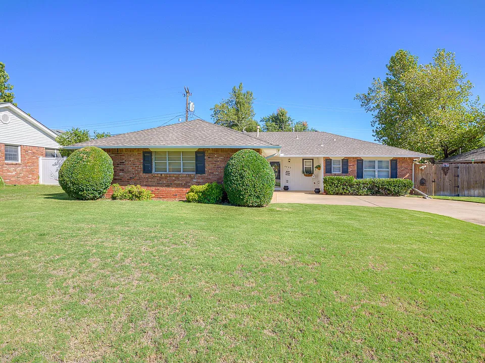4609 NW 65th St