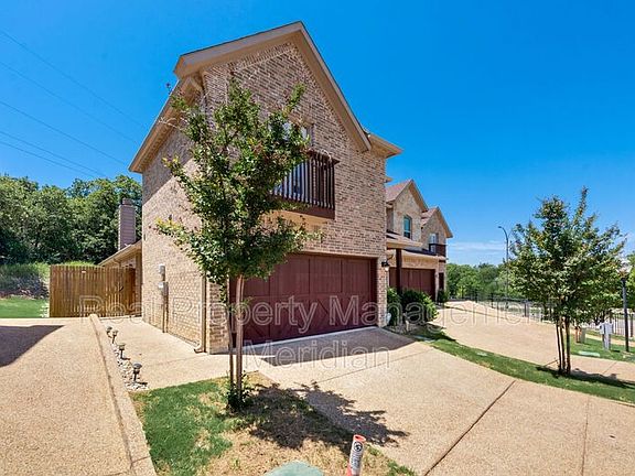 3rd image of 2205 Highland Villa Ln
