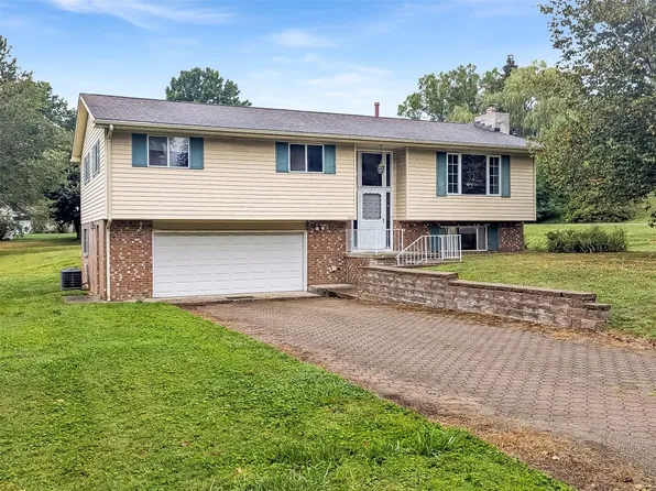209 Hillcrest Dr, Edinboro, PA 16412