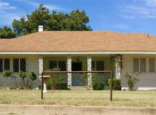 620 Granbury St, Cleburne, TX 76033