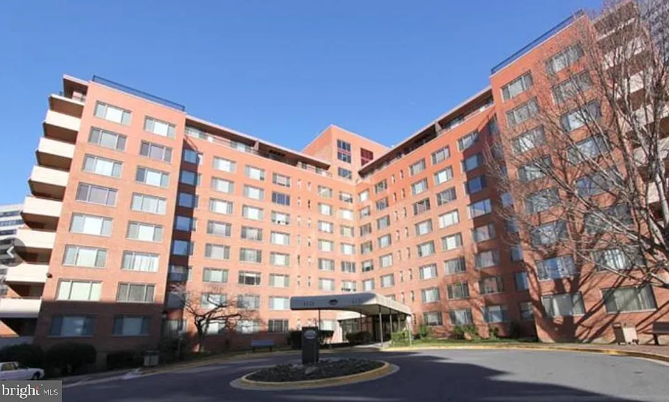 1121 Arlington Blvd #209