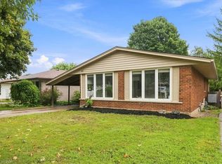 62 Pinedale Dr, Kitchener, ON N2E1J7